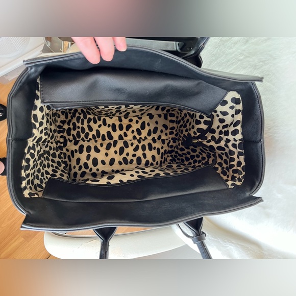 Toss Designs Sonoma Rolling Tote Bag - Picture 11 of 11